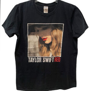 Taylor Swift Size Medium Red Tour T Shirt Gildan Short Sleeve Black READ